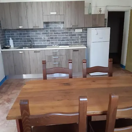 Palazzo Tuemi * Castelplanio